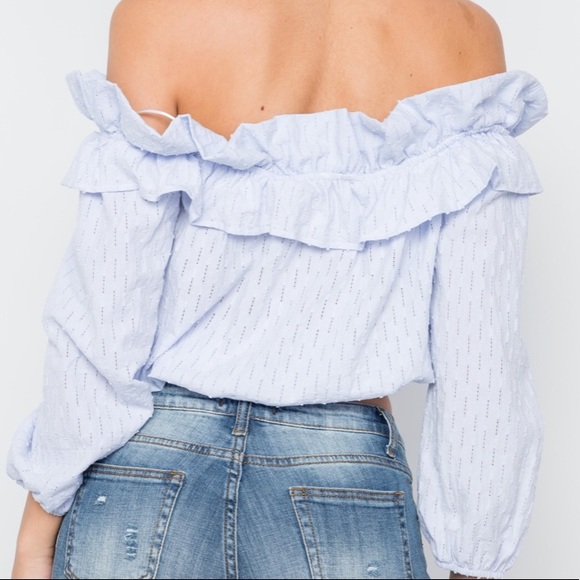 💥FLASH SALE‼️Purple ruffle crop w/ eyelet detail - Picture 3 of 5